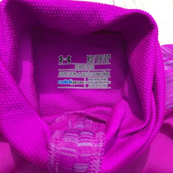 Under Armor Run Wind Turtleneck Top Long Sleeve - Picture 6 of 13